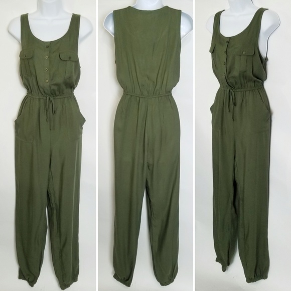 Loose Fit Jumpsuit - Picture 3 of 5